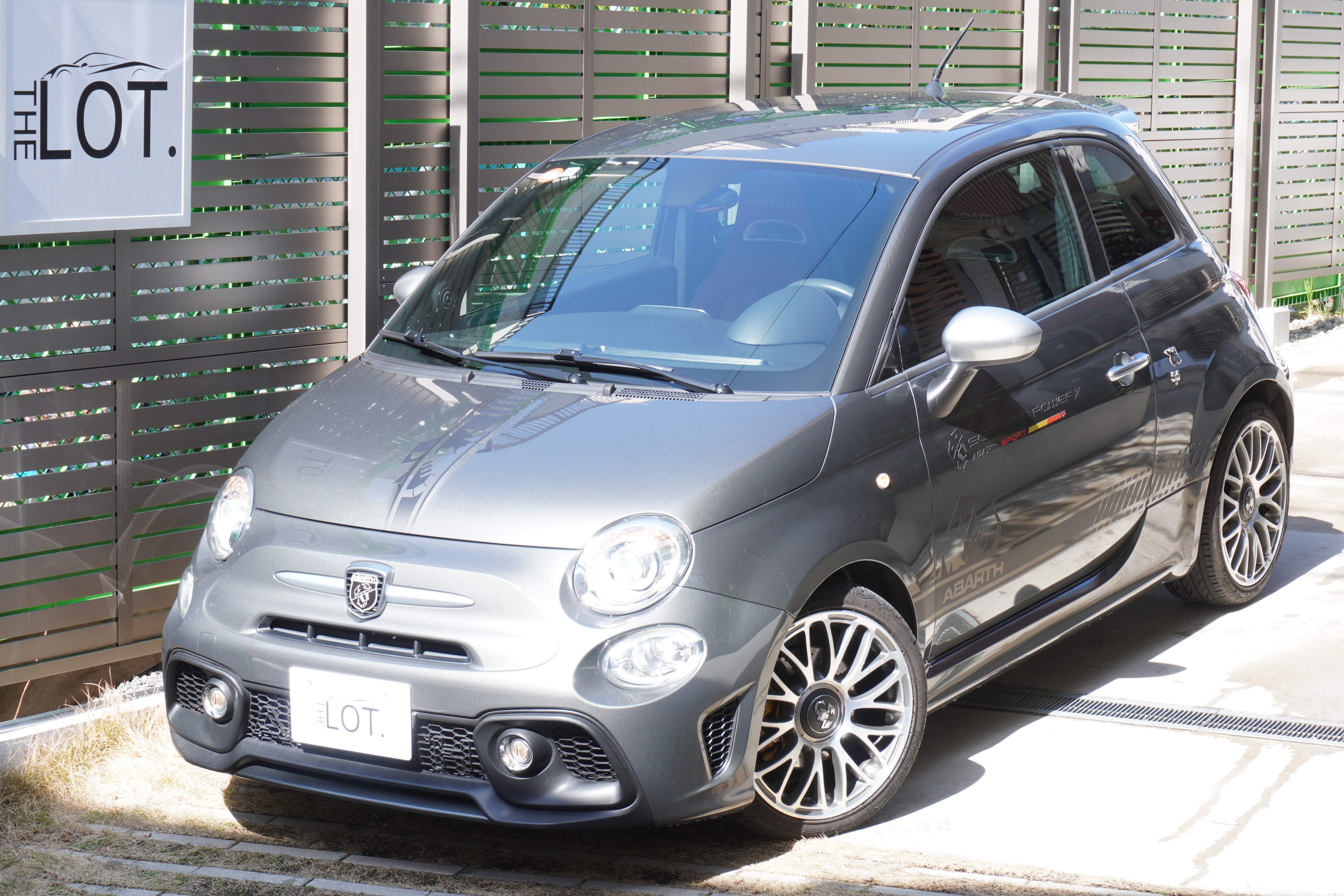 THE LOT.在庫のABARTH 595 Turismo MT Limited